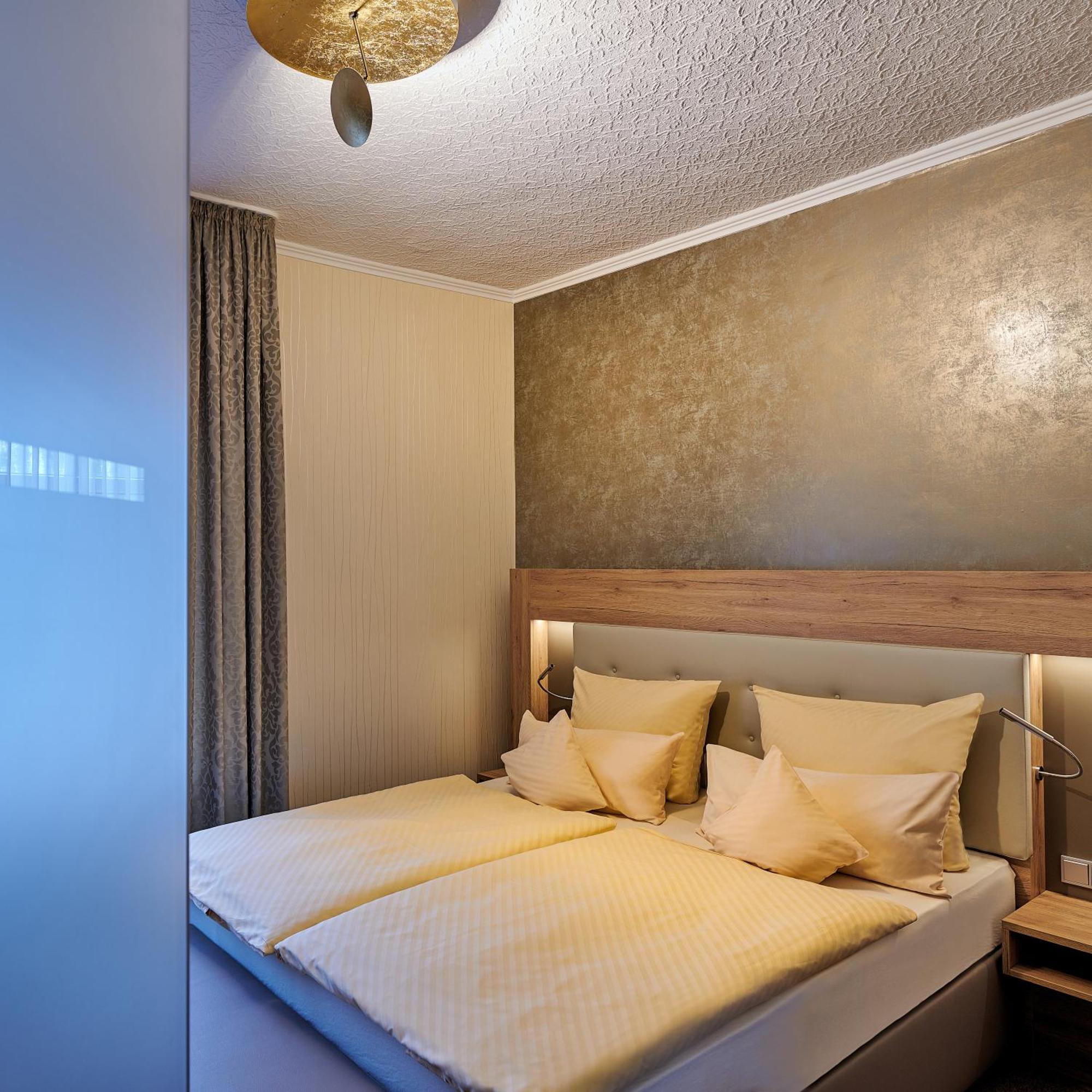 Ambient Hotel Zum Schwan Gelsenkirchen Exterior photo